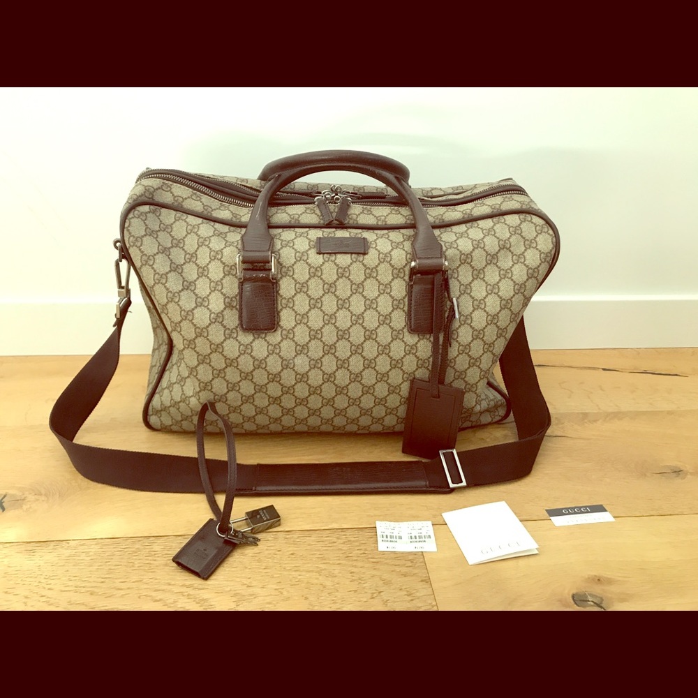 Authentic Gucci luggage in Gucci Monogram.